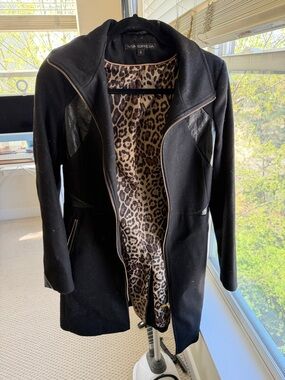 Via Spiga Black Trench Coat with Leopard-Print Lining